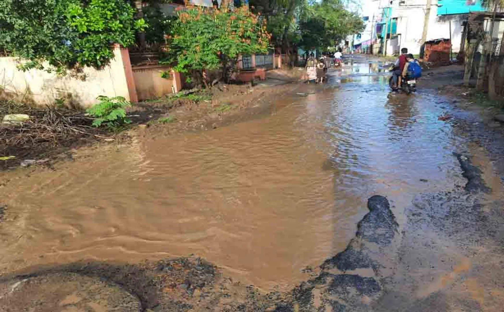 damaged roads in chidambaram